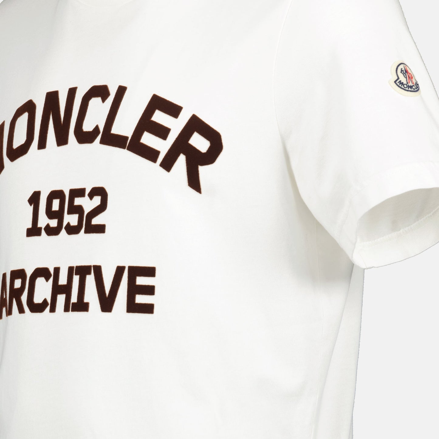 Printed T-Shirt White Felt Logo