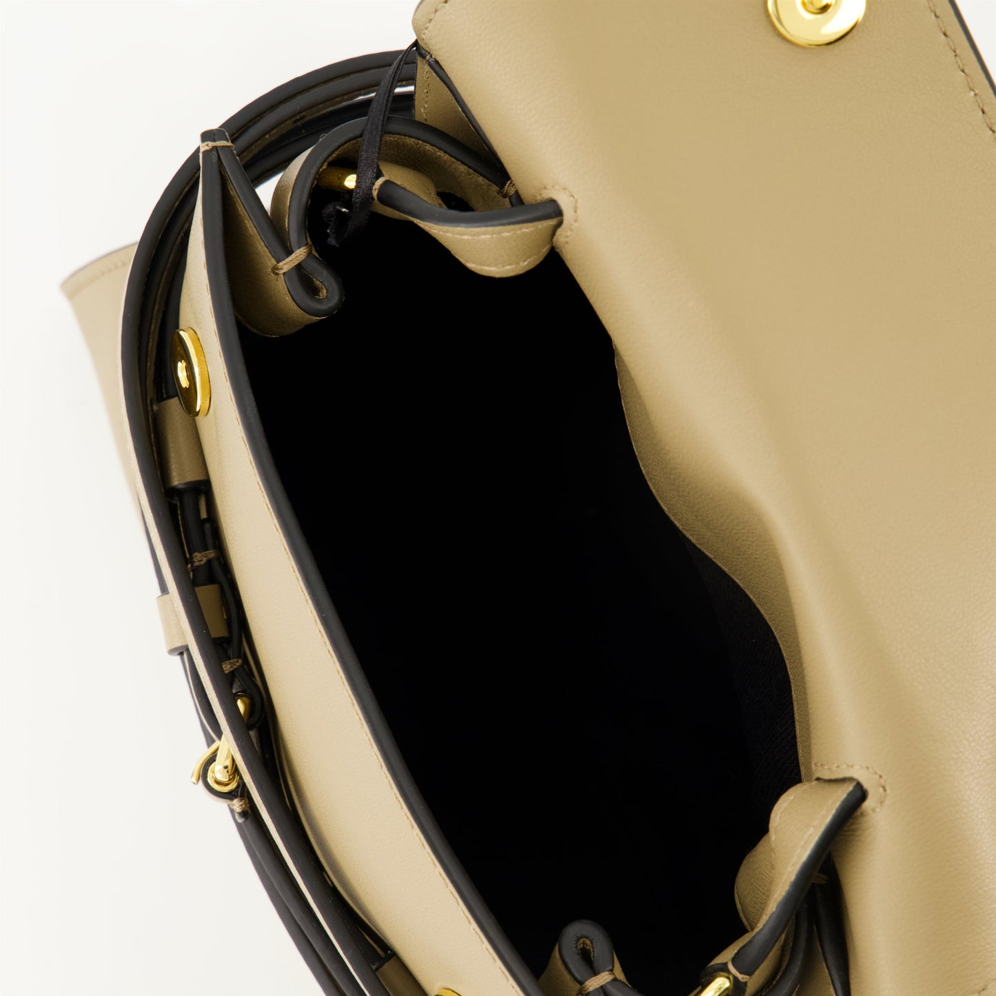 Tie Me Leather shoulder bag ( Beige)