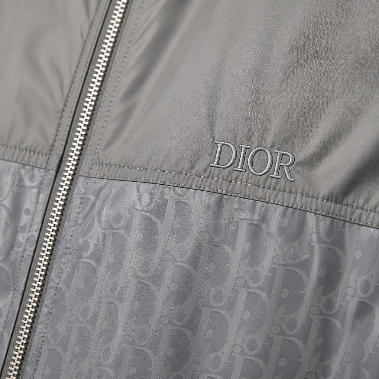 Oblique Technical Hooded Windbreaker – Grey