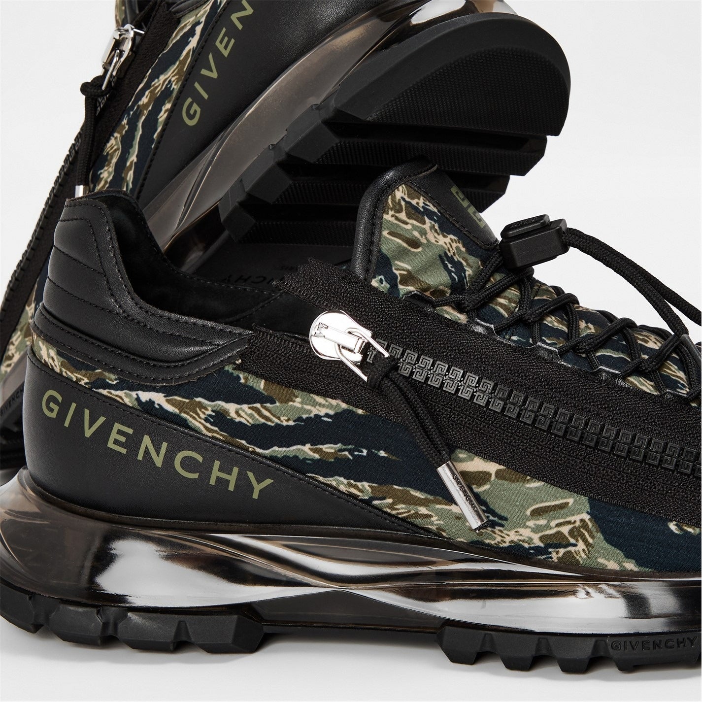 GIV Spectre Zipped Runners
