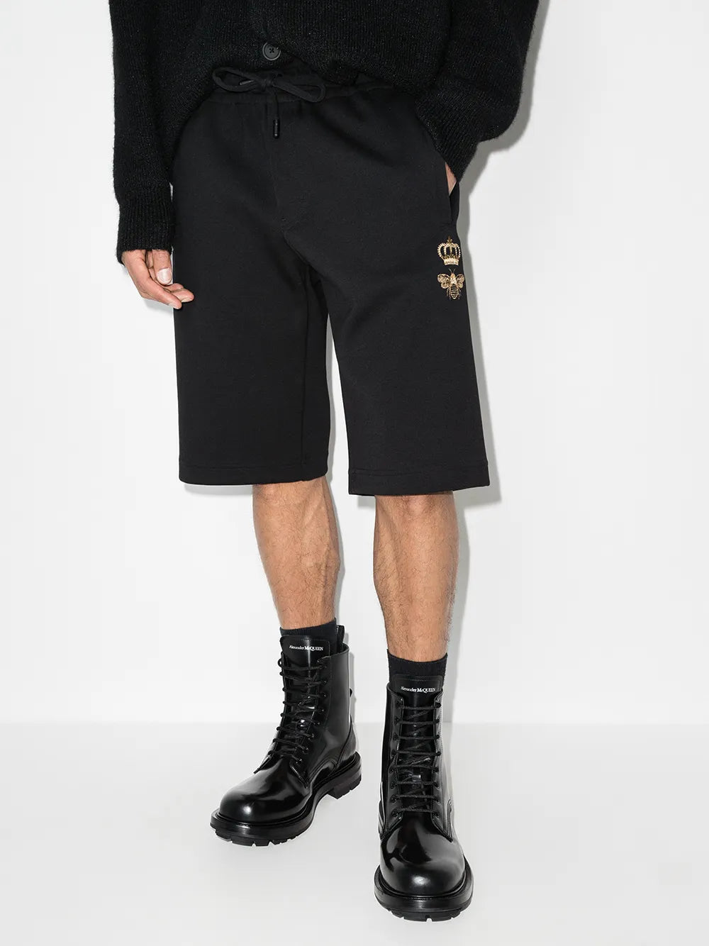 Men’s Embroidered-Bee Drawstring Shorts