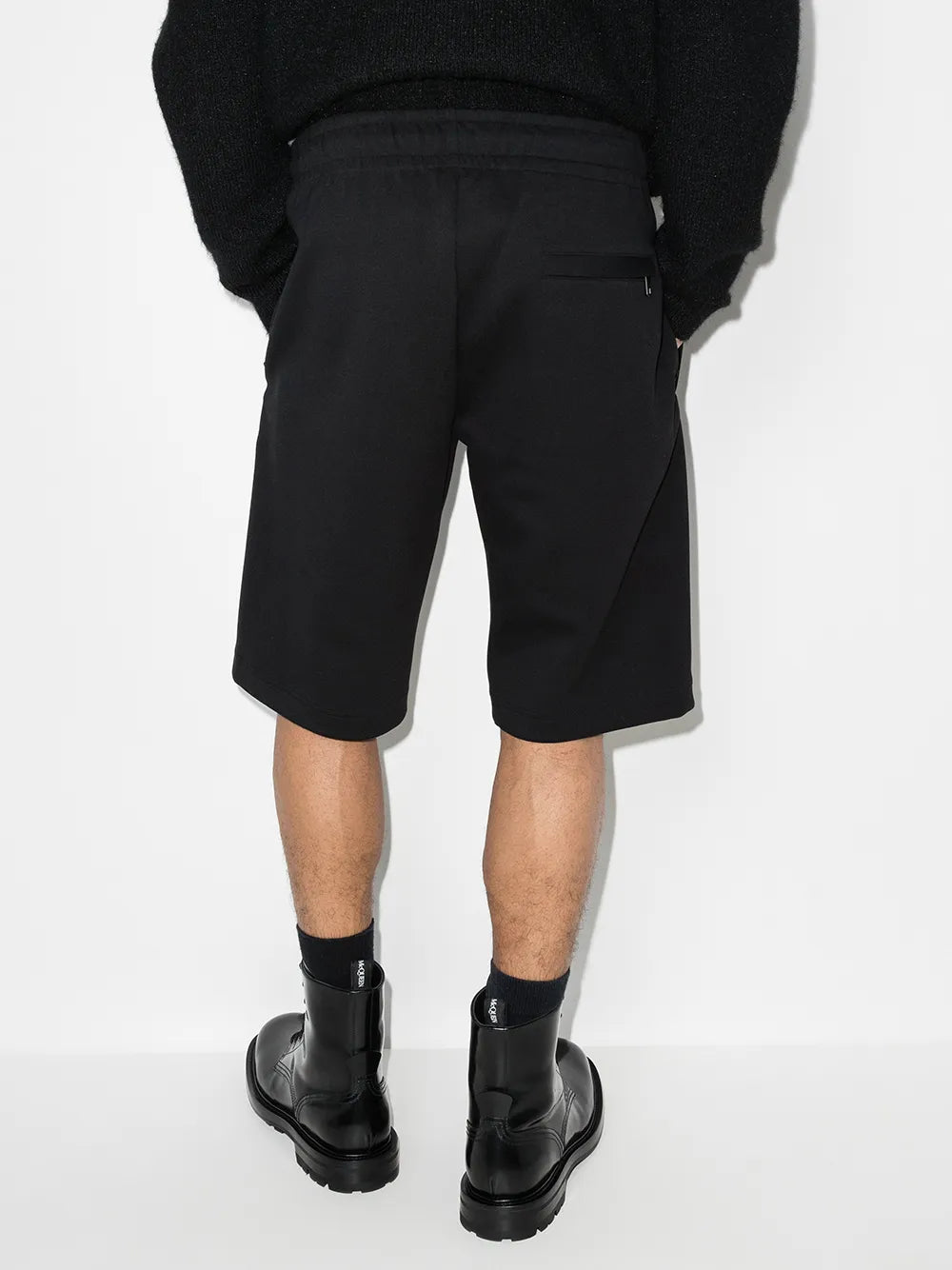 Men’s Embroidered-Bee Drawstring Shorts