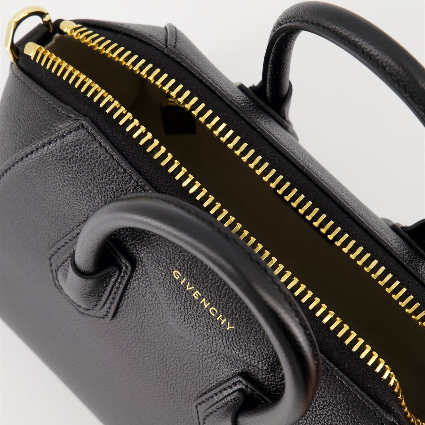 Black Leather Antigona Top Handle Bag