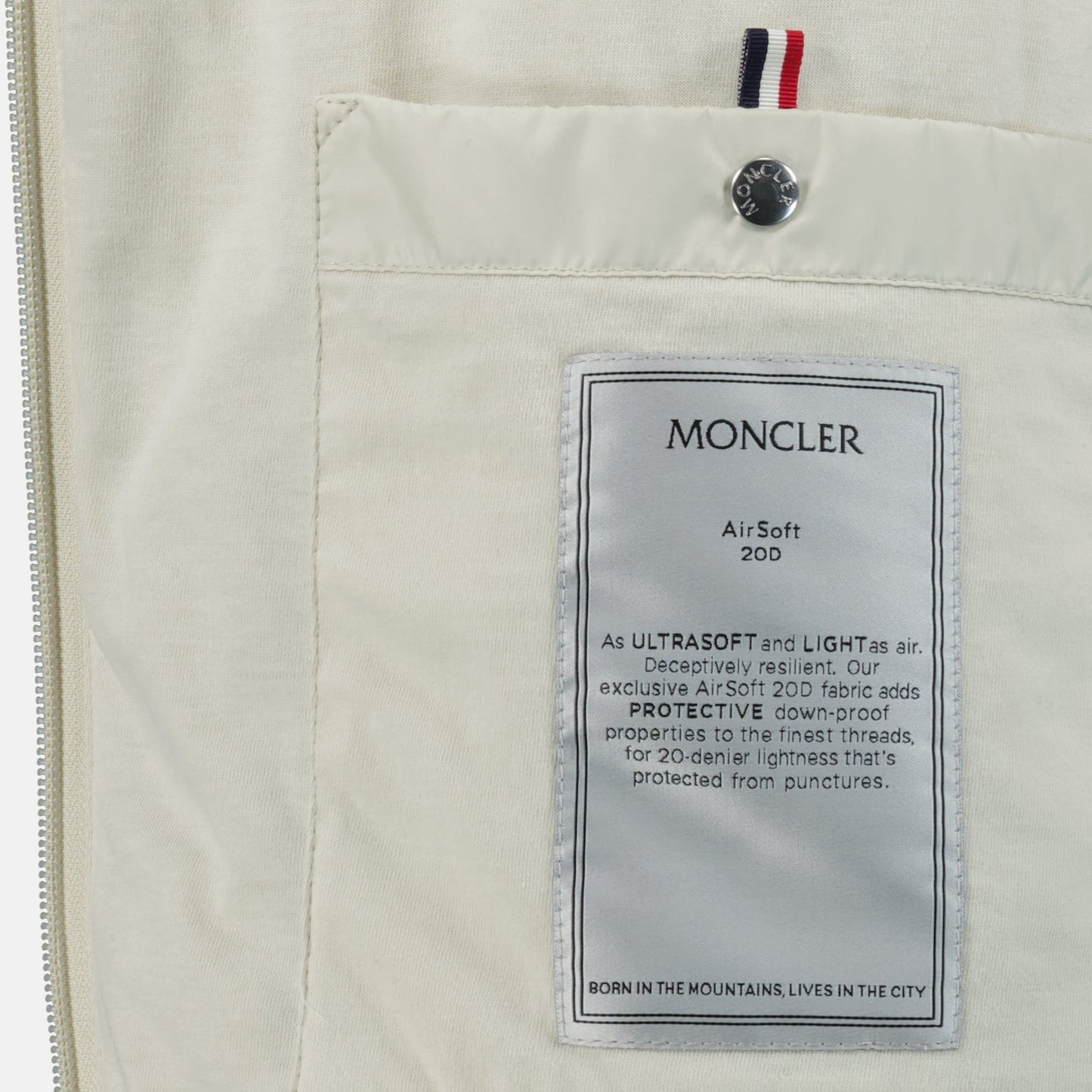 Domene Windbreaker