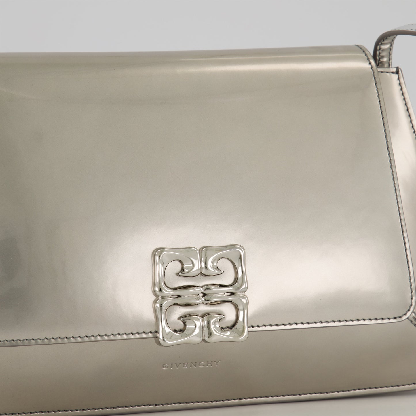 Metallic Silver Leather Shoulder Bag with 4G Logo