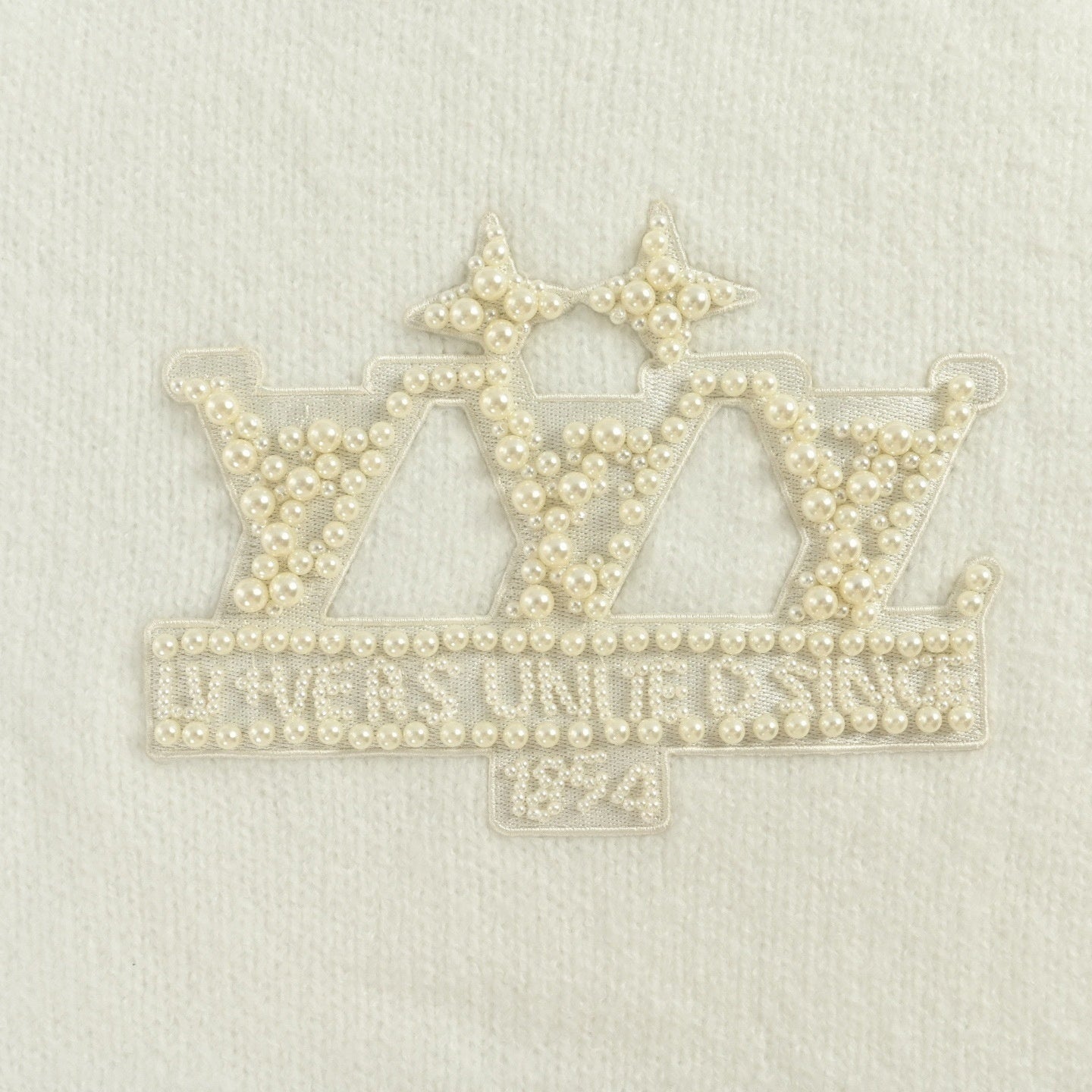 Pearl-Embellished Crown Motif Wool Knit Sweater – Ivory White