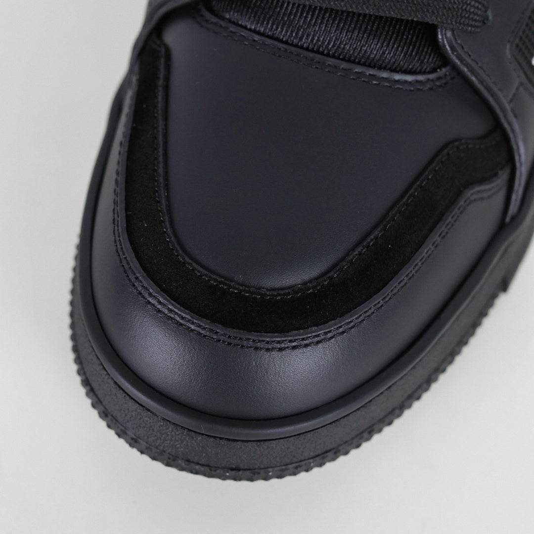 Trainer Sneaker in Black Leather