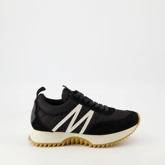 Low-Top Sneakers – Black & White