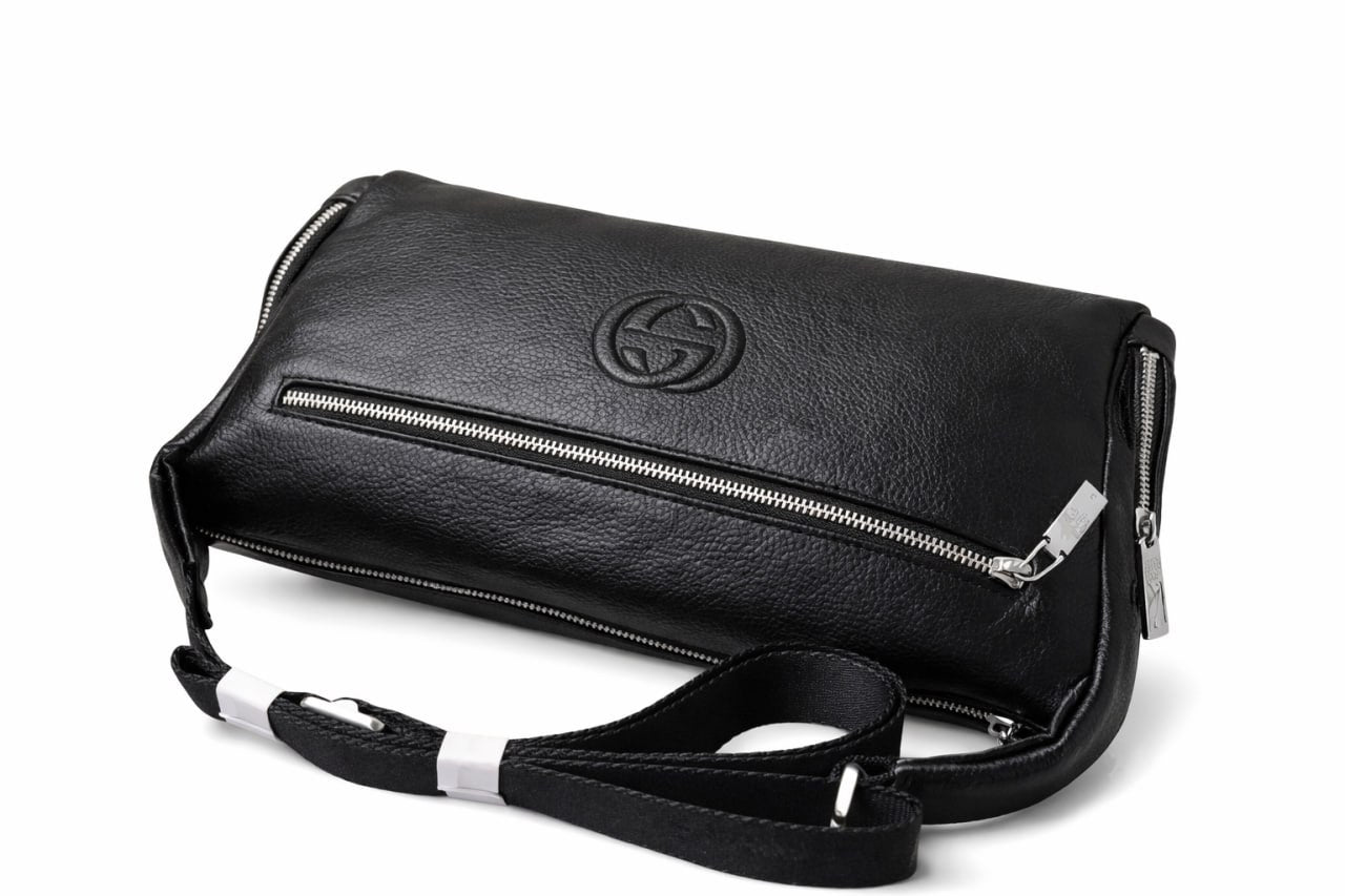 Soho Leather Crossbody Shoulder Bag (Black)