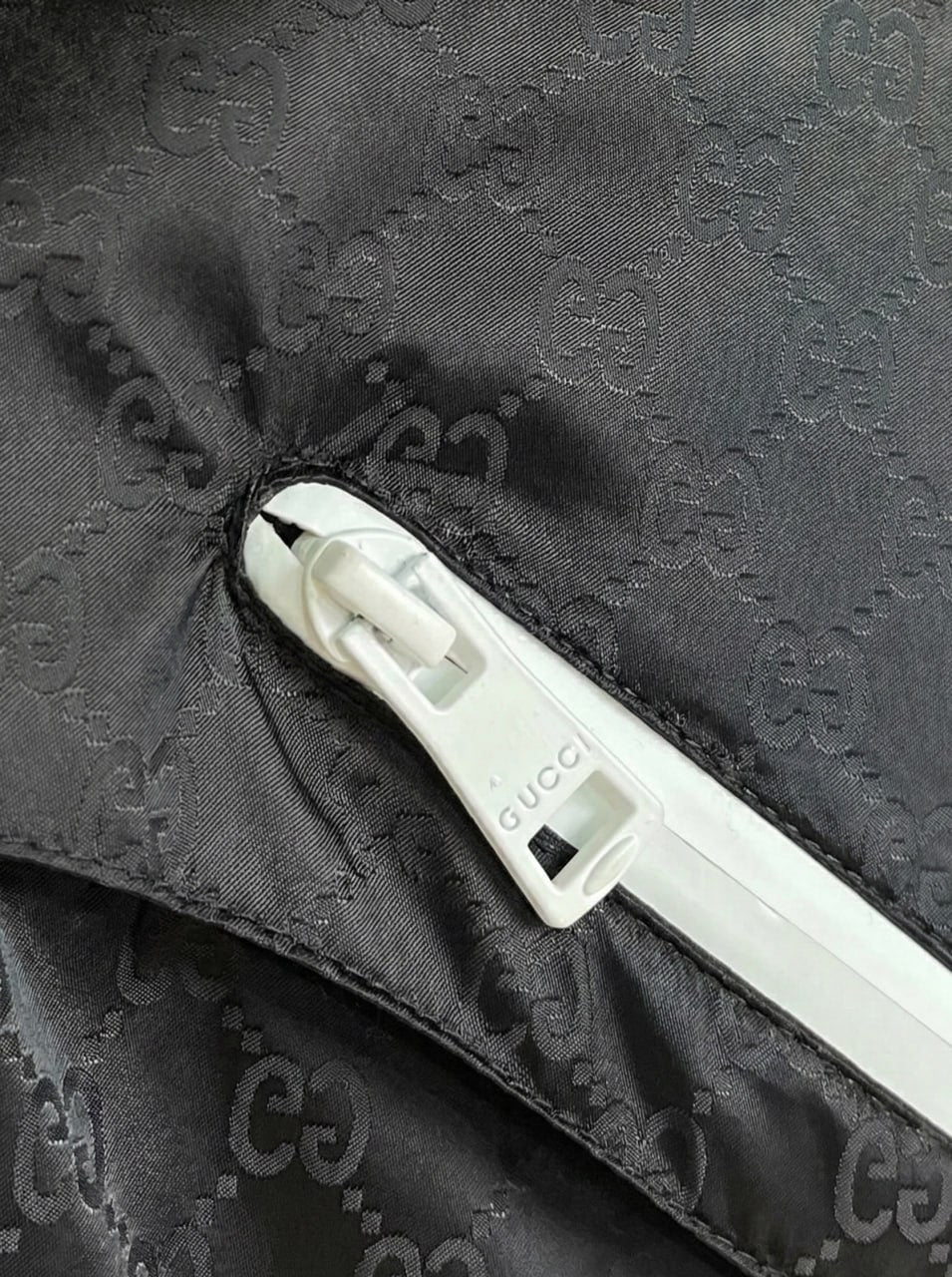 GG Jacquard Hooded Windbreaker Jacket with Contrast Zip – Black